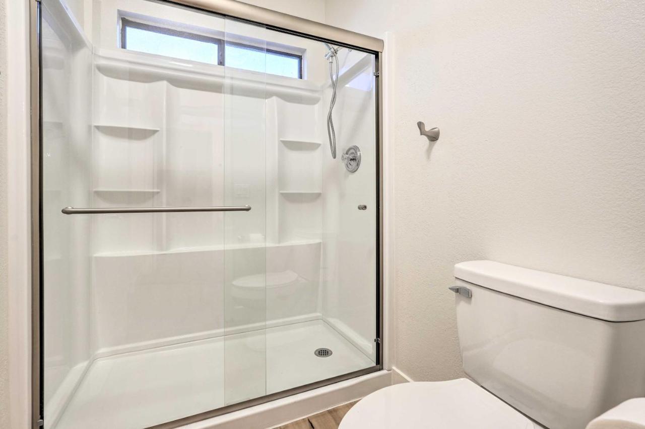 Sunlit Peoria Vacation Rental With Private Yard Екстериор снимка