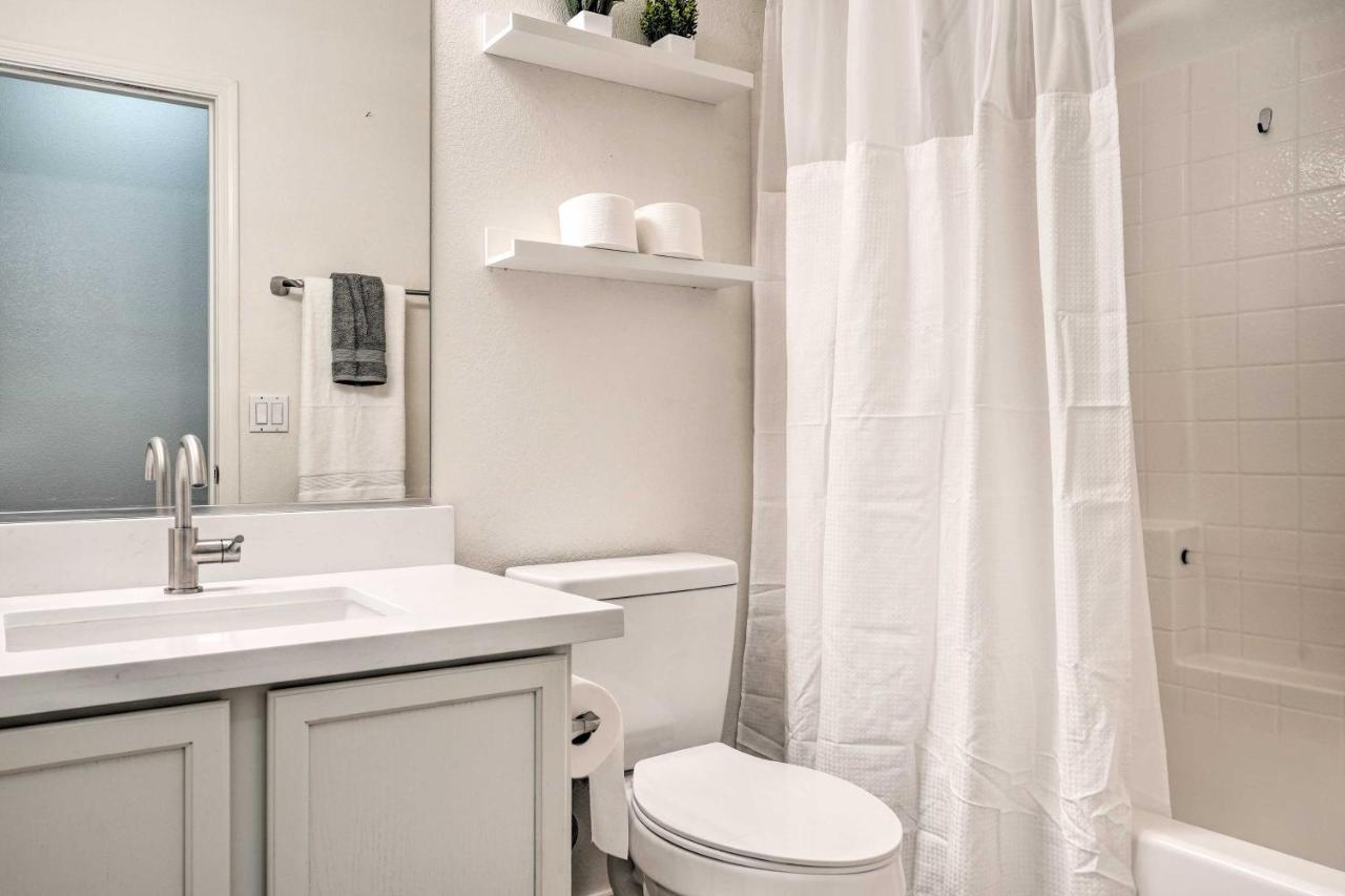 Sunlit Peoria Vacation Rental With Private Yard Екстериор снимка